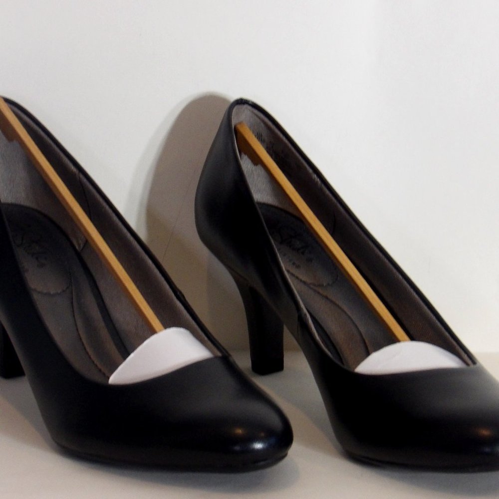 Life Stride Black Pump Style Shoes, Size 10M